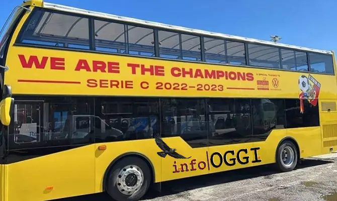 Domani percorso dell’autobus scoperto dell’US Catanzaro, ordinanza sosta e circolazione