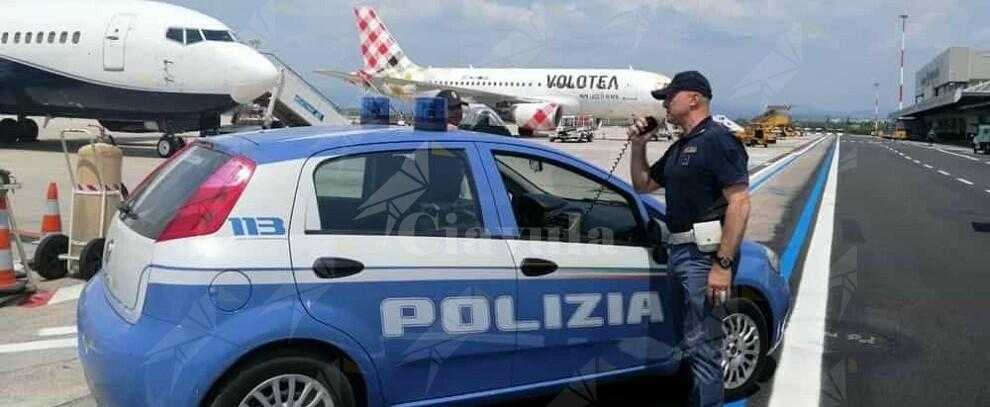 Passaporti falsi: la Polizia di Stato arresta due uomini all'Aeroporto di Lamezia Terme