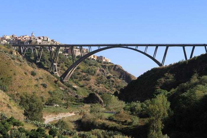 Occhiuto, "parte il monitoraggio dei ponti della Calabria"