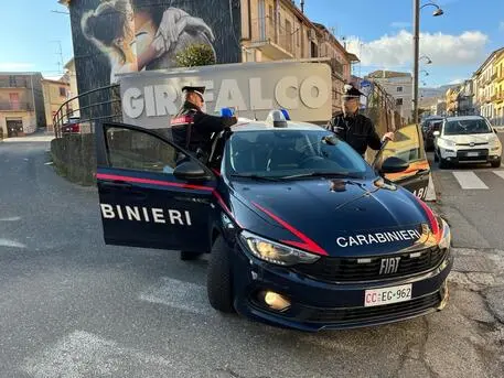 Droga: aveva in casa cocaina e marijuana, arrestata 31enne nel catanzarese, Girifalco, donna accusata di spaccio era ai domiciliari
