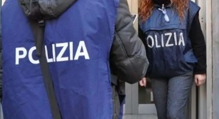 Catanzaro: Provvedimento cautelare per reati di atti persecutori ed estorsione, i dettagli