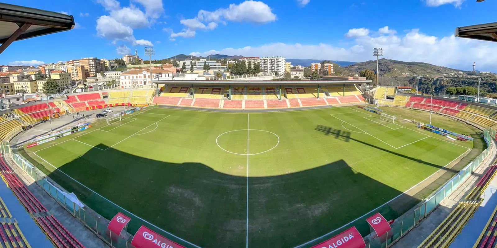 Calcio. Stadio Ceravolo, partono i lavori di ristrutturazione, ora la corsa contro il tempo per il Campionato Serie B. Video