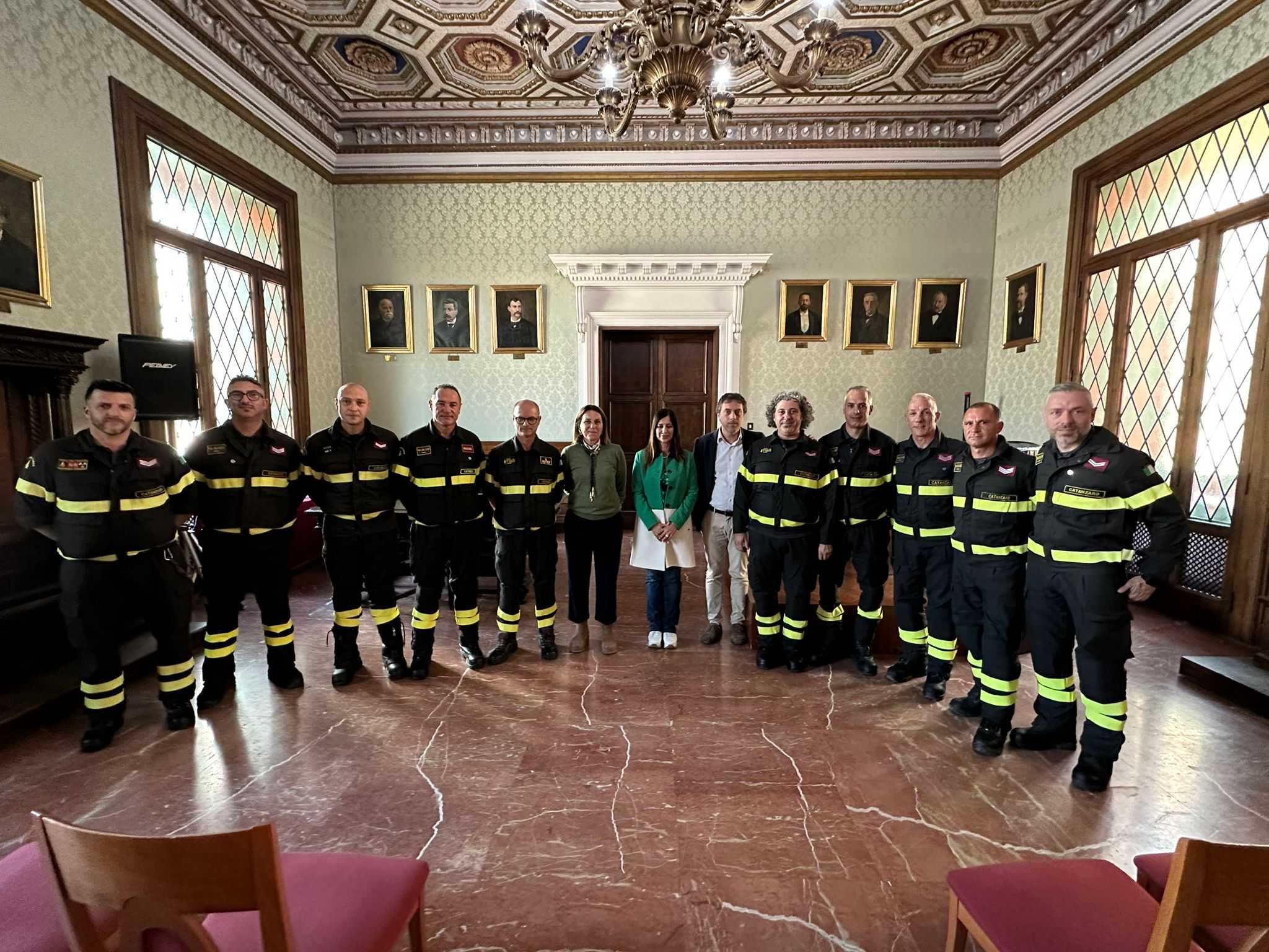 Fiorita e Iemma incontrano due squadre dei Vvf di Catanzaro protagoniste nei soccorsi in Emilia-Romagna