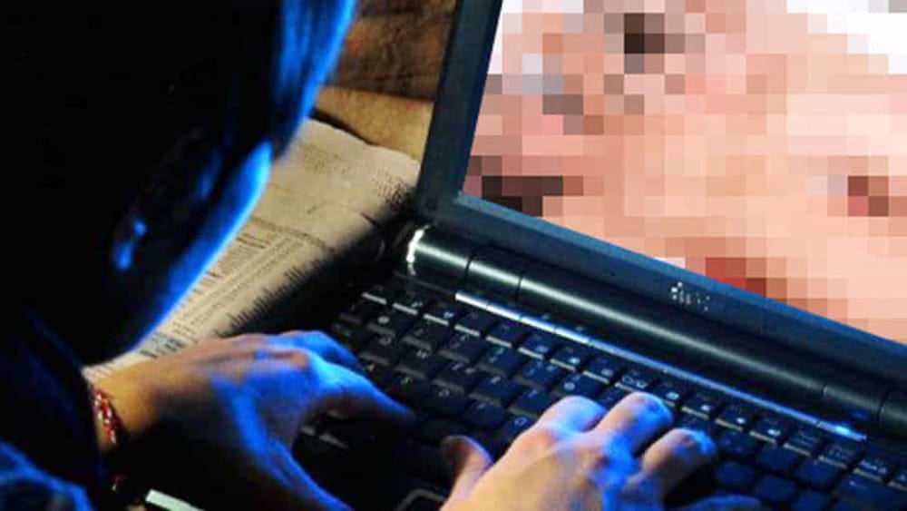 Arrestato giovane 22enne a Catanzaro: ingente quantità di materiale pedopornografico