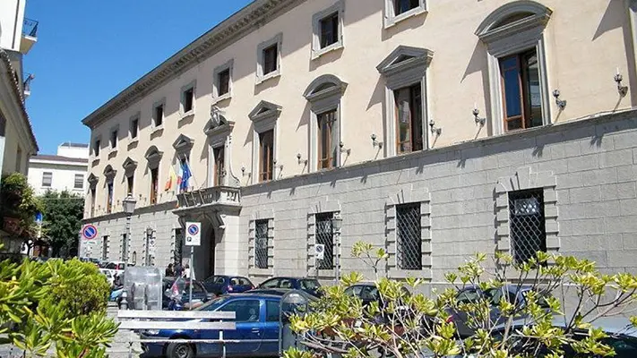 Stefano-Veraldi Inizio dei lavori per via Santa Maria del Mezzogiorno nel centro storico "Ripristinare la ZTL"