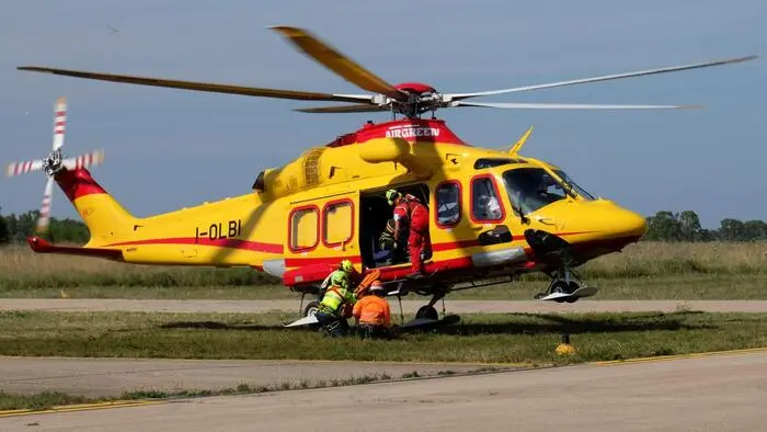 Tragedia sulla SS18: Ciclista investito e ucciso da auto in Calabria, indagini in corso