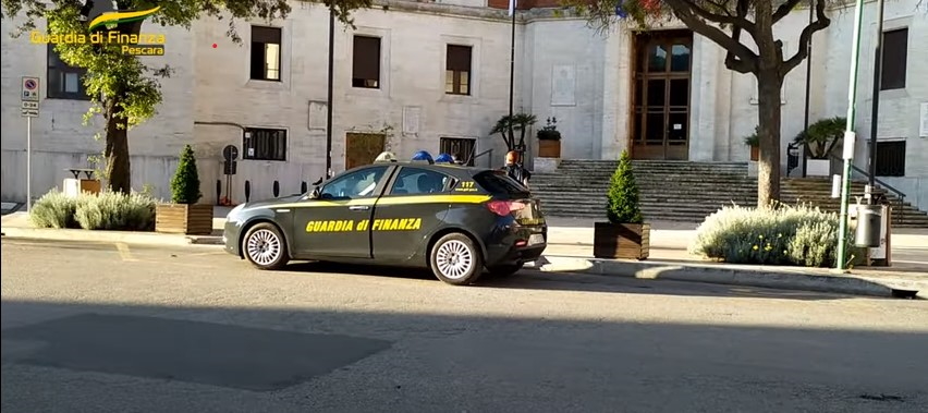 Pescara droga e tangenti al Comune