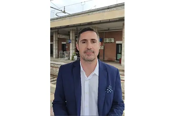 Al peggio non c’è mai fine! Alecci sulla persistenza delle barriere architettoniche presso la stazione di Lamezia e disagi "Treno Bianco"