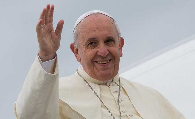 Papa Francesco il Pontefice lascia il Gemelli e ringrazia il personale medico con un gesto speciale