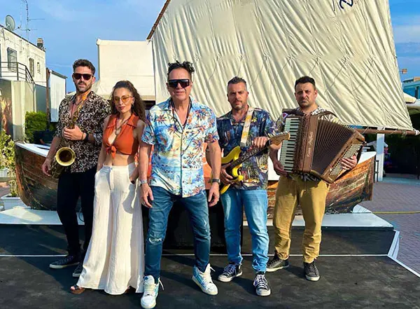 Da venerdì 23 giugno in radio e in digitale “CIAO MARE AMORE”, il remix con cui il musicista romagnolo MIRKO CASADEI