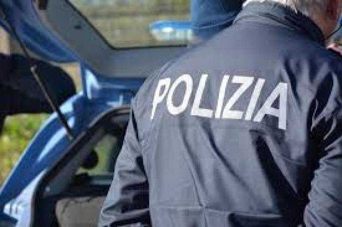 Vicenda Criminale a Reggio: Donna Arrestata per Aggressione e Rapina ad una Anziana