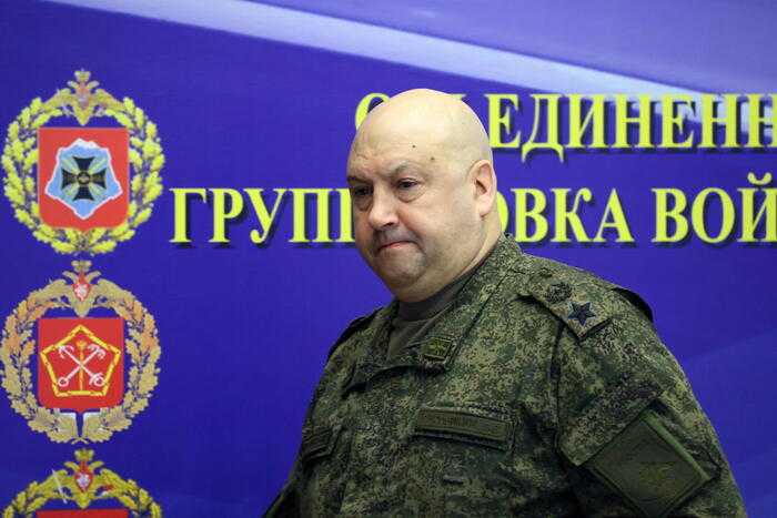 Arresto del generale russo Sergei Surovikin: Un'ombra sulla leadership militare russa