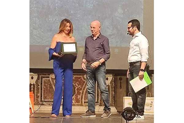 “Premio Raffaello Menzione di Merito” per “KR”, opera pittorica di Giovanni Consoli che racconta la tragedia di Cutro