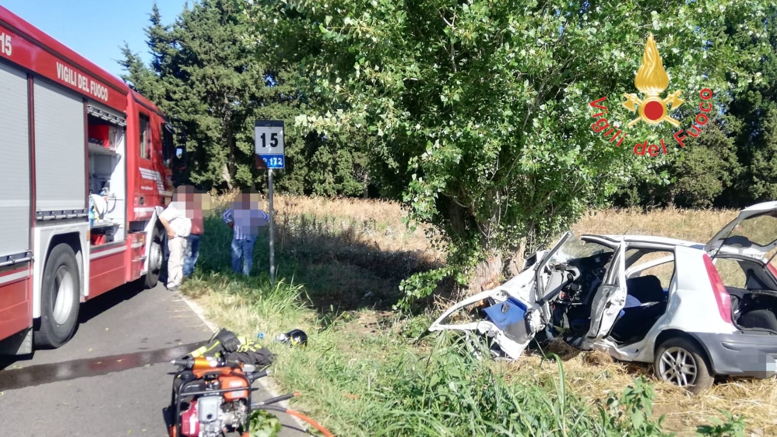 Incidente stradale. Tragedia a Borgia: tre feriti gravi, un giovane deceduto e intervento dei Vvf