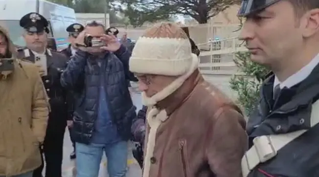Arresti per documenti segreti su Messina Denaro: carabiniere e politico coinvolti nella vendita a Fabrizio Corona