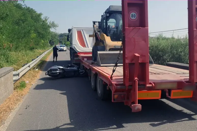 Tragico incidente stradale: morto giovane 20enne in uno scontro fatale a Santa Maria del Cedro.