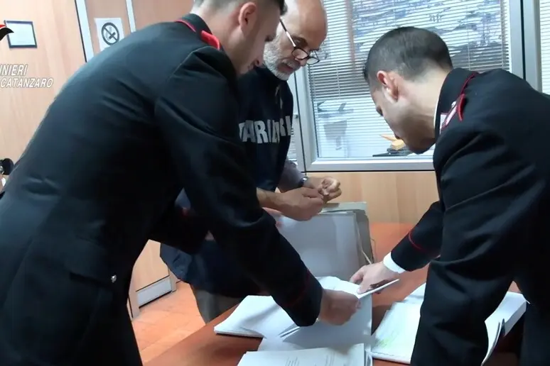 Furbetti del reddito di cittadinanza scoperta truffa nel catanzarese: 41 denunce