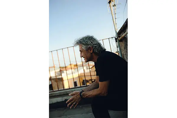 Luciano Ligabue: il 25 agosto esce "una canzone senza tempo", "Dedicato a noi", ecco le tappe del tour in tutta Italia!