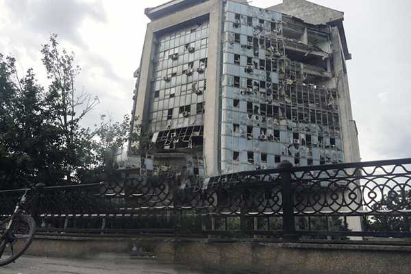 Guerra Russia. esplosioni e incendio vicino a Mosca: Domodedovo colpita, tensioni e attacchi nell'Europa dell'Est