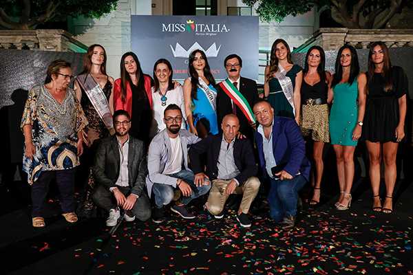 Miss Rocchetta Bellezza Calabria 2023: Martina Nisi, con Logullo e Ongia, risplende nel cuore di Bova