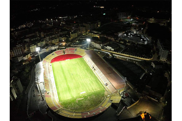 Catanzaro. Completati i lavori di Illuminazione allo Stadio Ceravolo. Oggi verifica della Commissione di Vigilanza