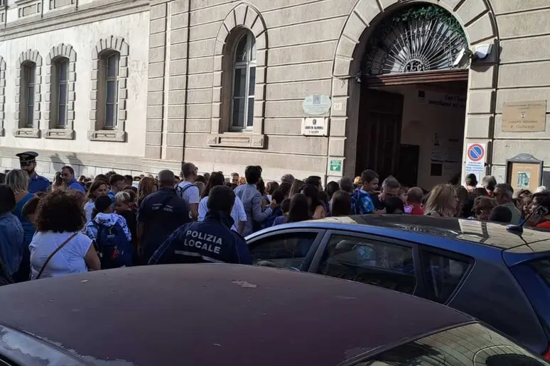 Studenti in aula: Il primo giorno di scuola in Calabria tra sfide e speranze- Tutti i dettagli