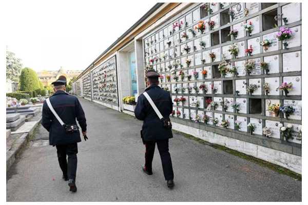 Scoperta gestione parallela nel cimitero di Cittanova: 16 arresti per estumulazioni illegali. I dettagli