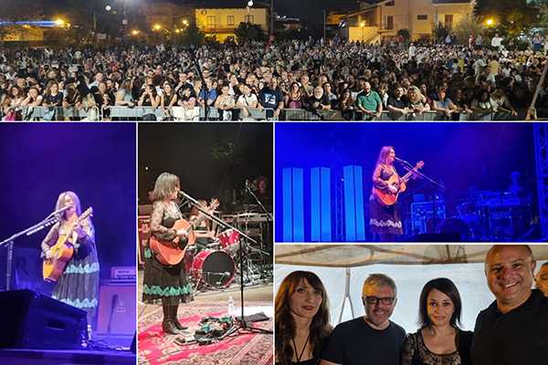 Bagno di fan per Carmen Consoli e Marina Rei in concerto a Praia a Mare, evento clou dell’ “Estate Praiese”