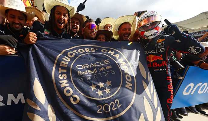F1.  Max Verstappen trionfa al GP del Giappone 2023: Red Bull campione costruttori, quarto Charles Leclerc