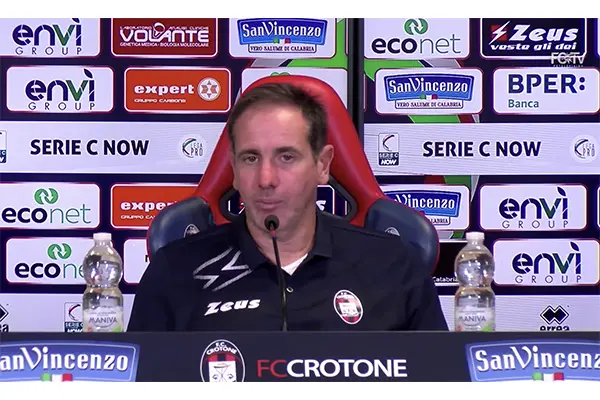 Calcio. Mister Zauli anteprima Benevento-Crotone: rivalità, strategia e l'anima della squadra. Video