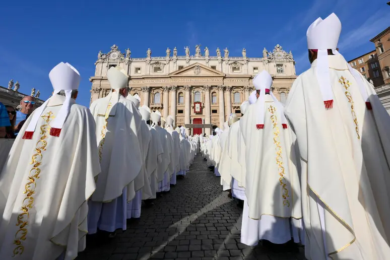 Il Papa sfida le potenze economiche nell'esortazione apostolica Laudate Deum. I dettagli