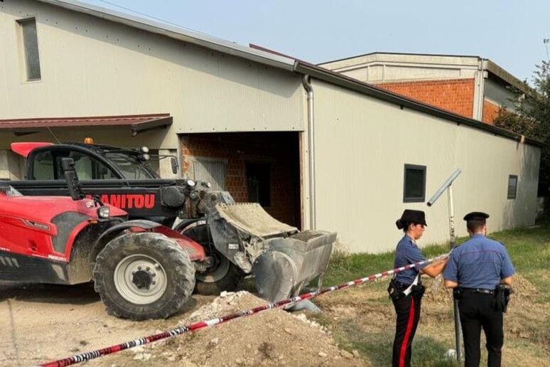 Olmo di Gattatico. Incidente mortale in azienda agricola: uomo di 67 anni perde la vita