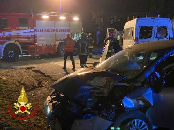 Grave incidente stradale sulla SS106 a Poggio Pudano, Crotone. Intervento dei Vvf