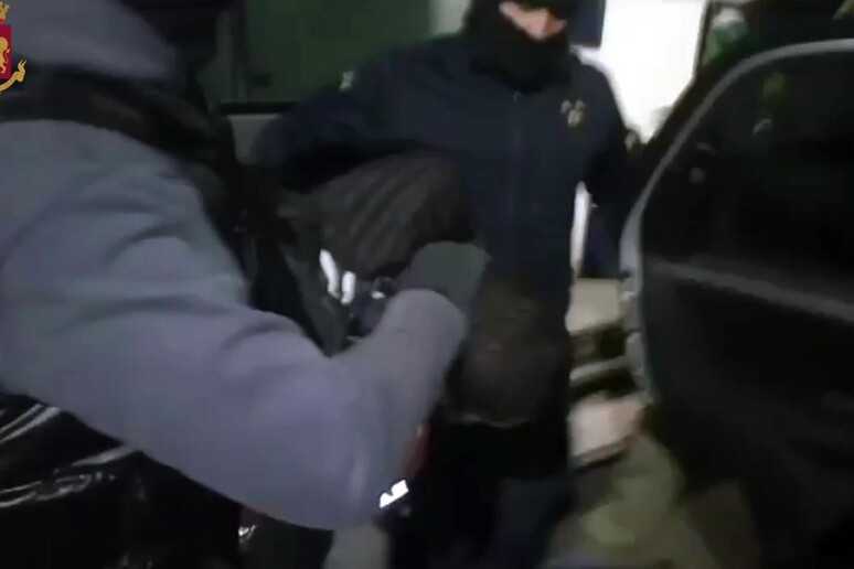 Operazione antiterrorismo in corso a Milano arrestati due sospetti