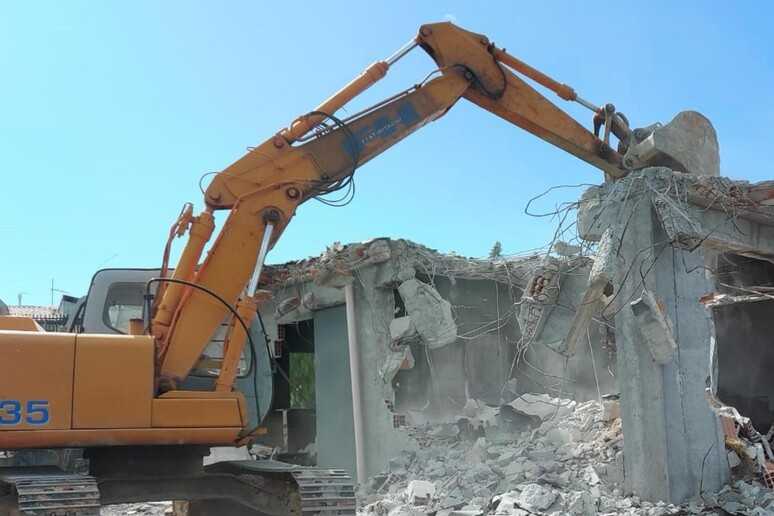 Abusivismo edilizio in Calabria: un decennio di inazione. tutti i dettagli