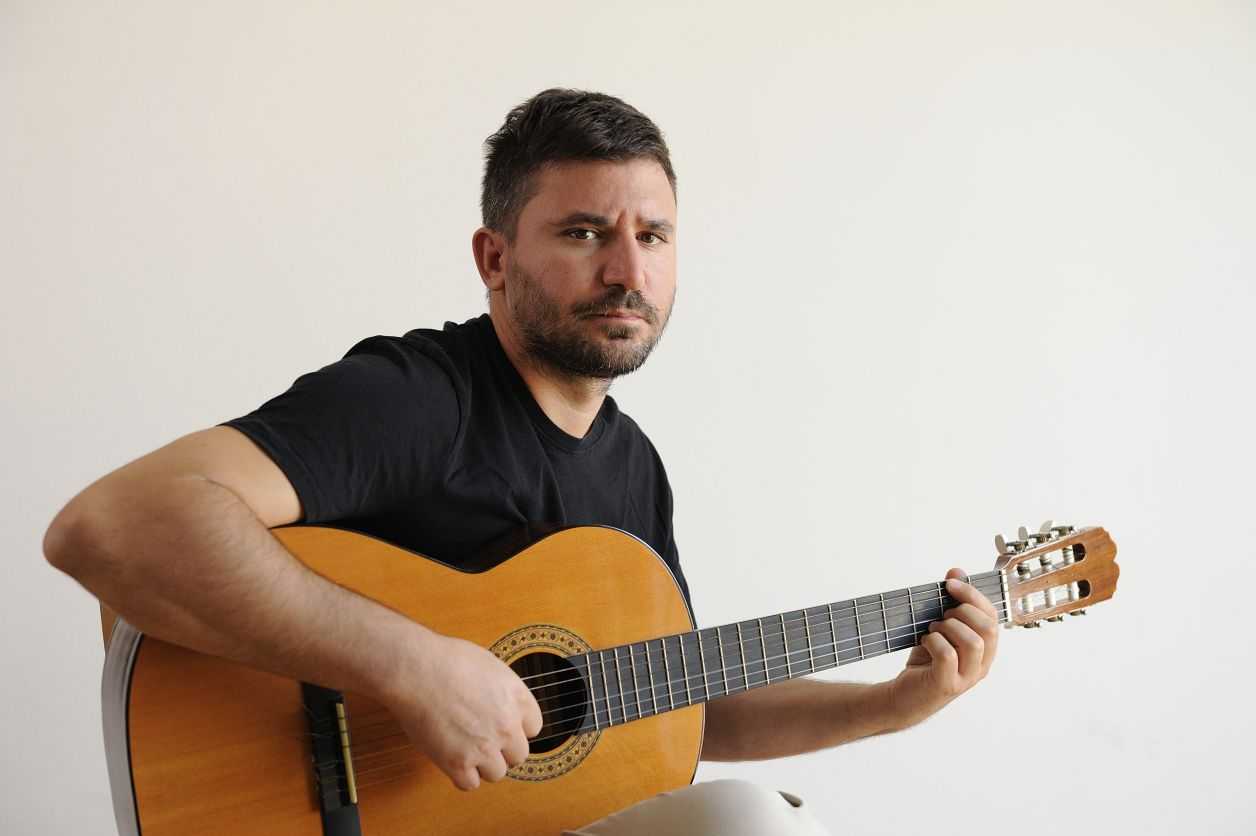 Il chitarrista e compositore calabrese Renato Caruso il 21 ottobre a Firenze