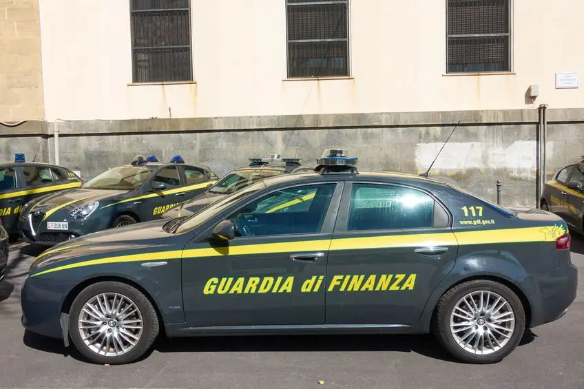 Operazione Antimafia: una donna di 67 anni e quattro residenti calabresi nel mirino della polizia economico-finanziaria