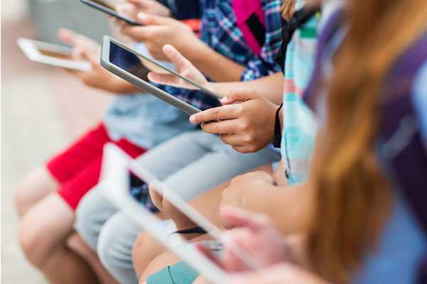 La FTC assumerà psicologi per studiare l'impatto dei social media sui minori entro il 2024