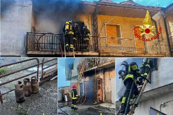 Incendio devastante a Cutro (KR) colpisce abitazione e magazzino. Intervento dei Vvf
