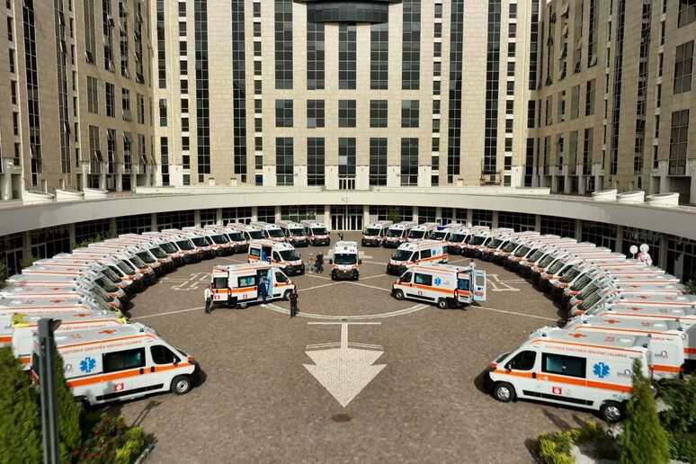 Presidente Occhiuto annuncia l'acquisto di 60 nuove ambulanze per la Calabria"