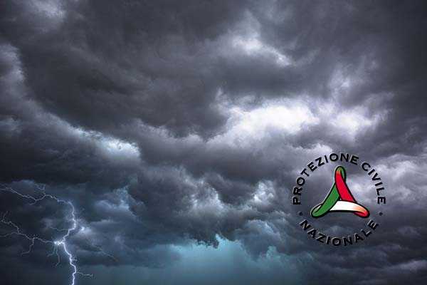 Previsioni meteo: allerta Protezione Civile - arriva la tempesta Debi: weekend di maltempo in Italia. Tutti i dettagli