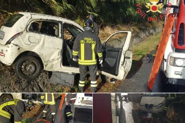Incidente stradale sulla SS106 a Simeri Crichi: Vvf estraendo conducente incastrata dalle lamiere