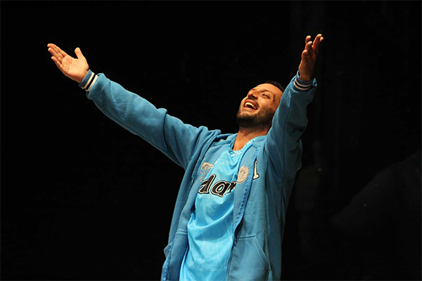 «Con la luce negli occhi» omaggio a Maradona al Teatro Serra