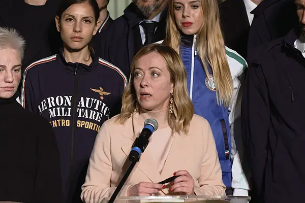 Il Premier Giorgia Meloni: Un Momento Cruciale per l'Italia. Video
