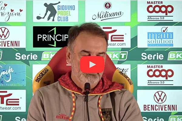 Calcio Vivarini Carica il Catanzaro: Determinazione e Cuore per la Sfida con il Cosenza. Video