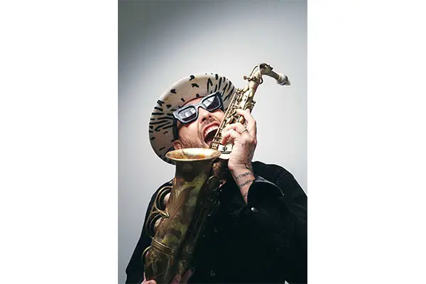 Jimmy Sax: il 17 maggio 2024 il sound energico del sassofonista il live al Palazzo dello Sport di Roma con The Sympohinc Dance Orchestra.