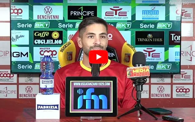 Calcio. Dimitrios Sounas: Il cuore del Catanzaro parla dei successi e delle sfide della stagione in Serie BKT. Video