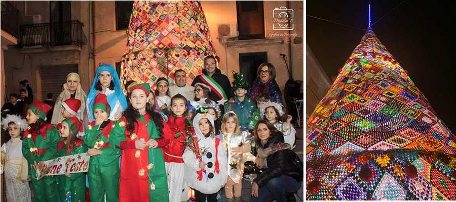 Accensione dell'albero di Natale realizzato dai cittadini di Zagarise