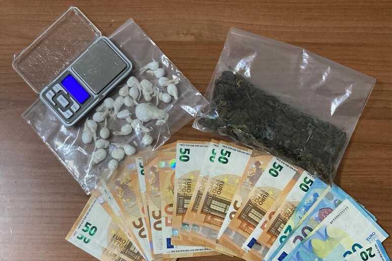 Trentunenne arrestato a Lamezia Terme con Cocaina, Marijuana e Contanti