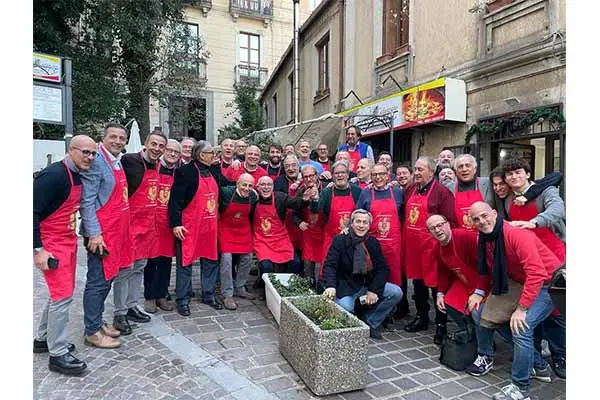 Cambio di Guardia e Nuovi Ingressi: Il rituale Pranzo dell'Antica Congrega Tre Colli di Catanzaro